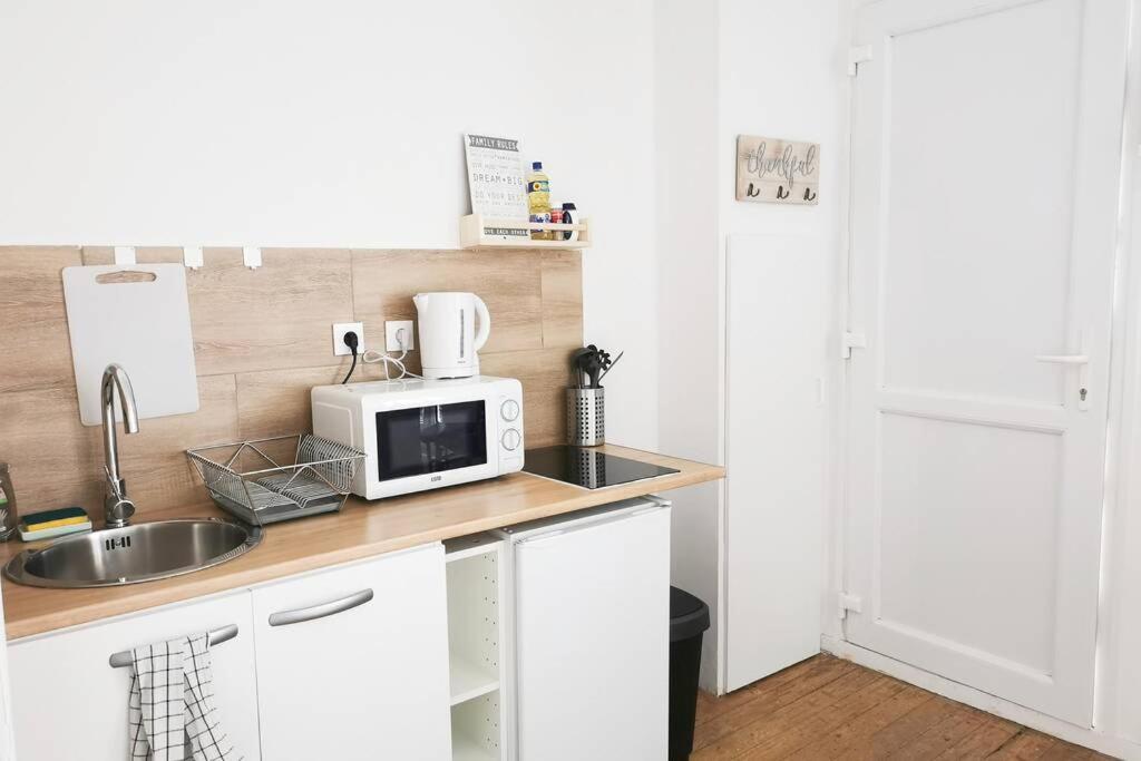 #4 Joli Appartement A 2 Pas Du Metro Et Paris 20 バニョレ エクステリア 写真